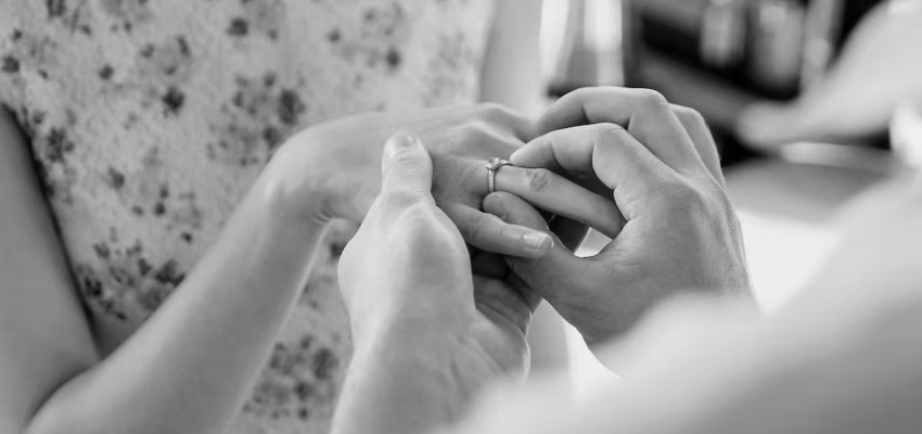 elegir un anillo de compromiso