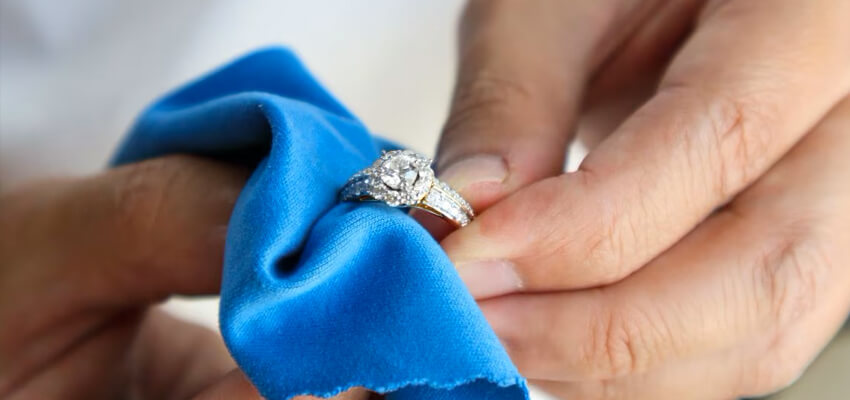 limpiar el anillo de compromiso